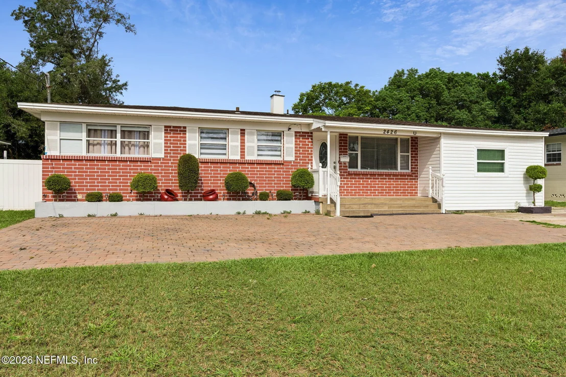 Photo of 2426 LIGUSTRUM Road