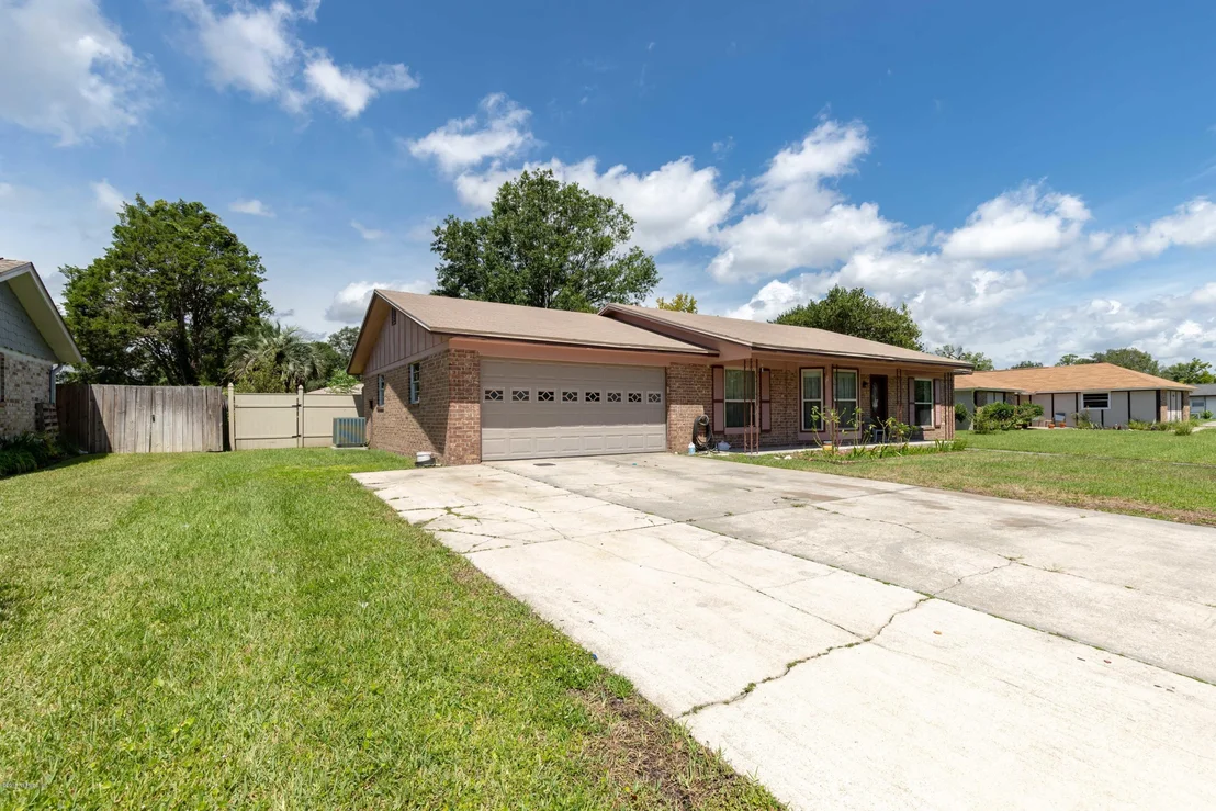 Photo of 184 DEBARRY Avenue