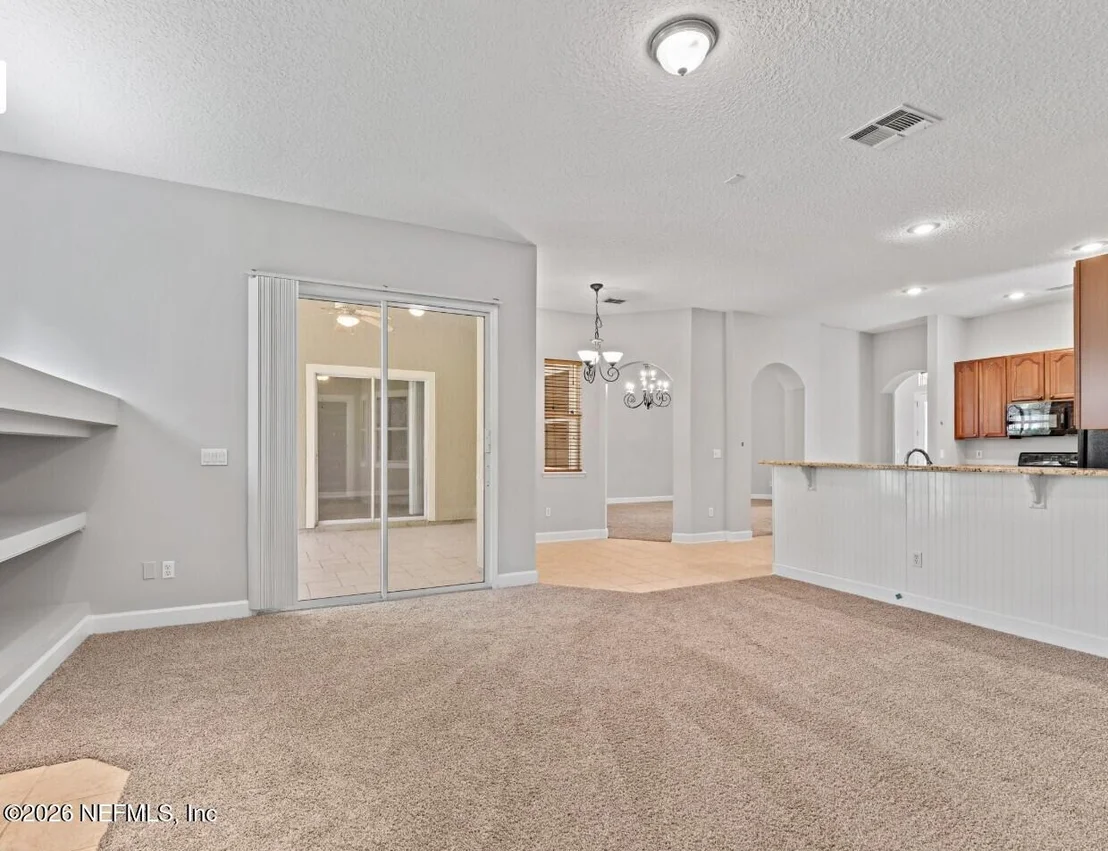 Photo of 153 OAK COMMON Avenue