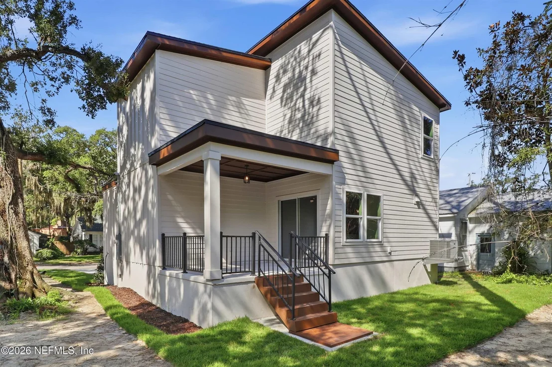 Photo of 18 E PARK Avenue