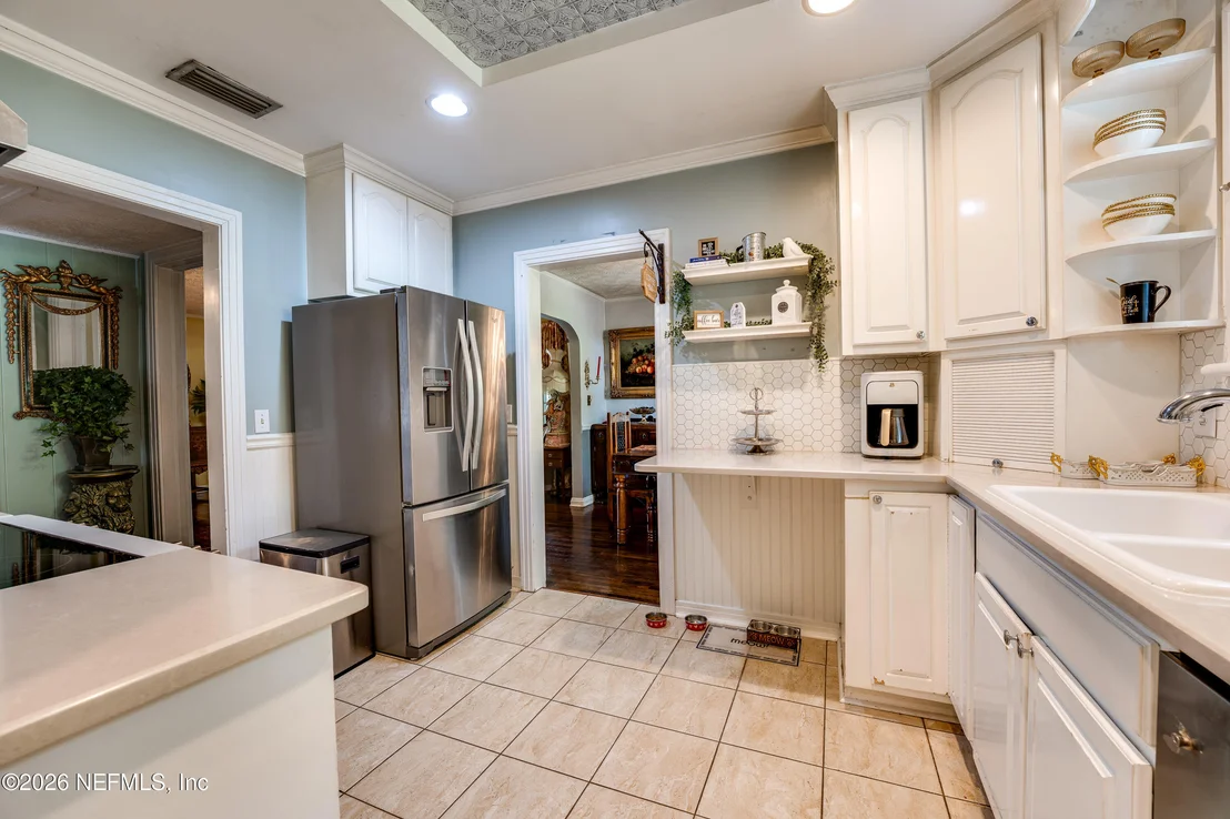 Photo of 1335 AZALEA Drive