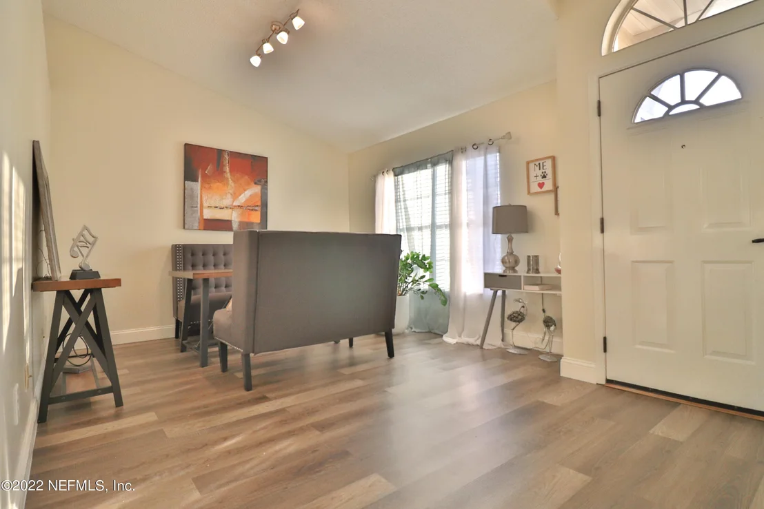 Photo of 11083 RIDGE POINT Drive