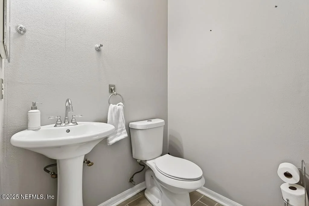Photo of 12418 TROPIC Drive