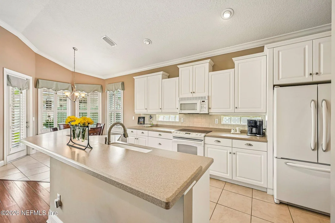 Photo of 325 ISLAND GREEN Drive