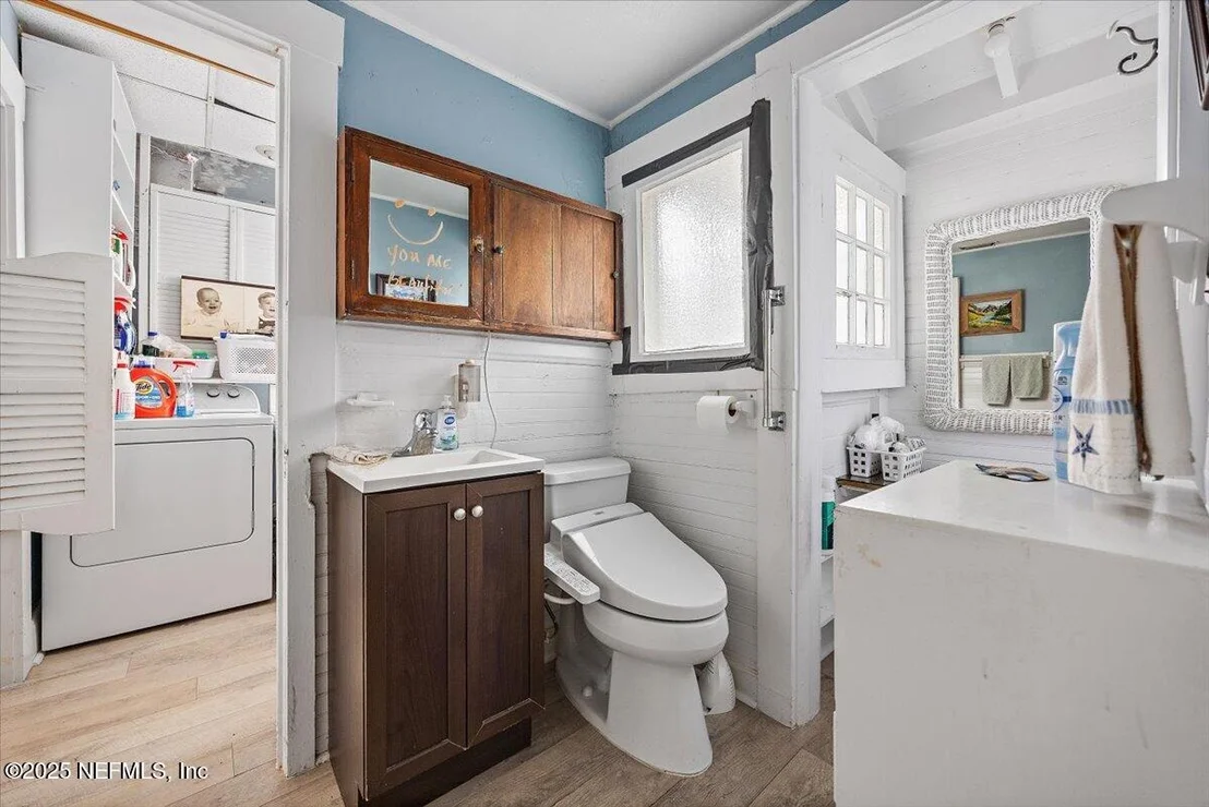 Photo of 517 BEACH Avenue