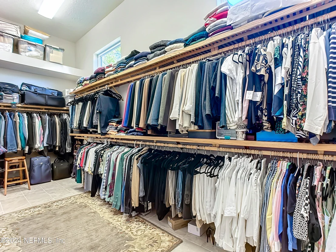 Photo of 2432 DEN Street