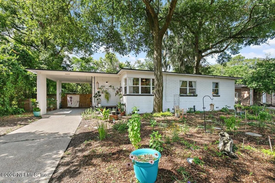 Photo of 3633 RENDALE Drive N