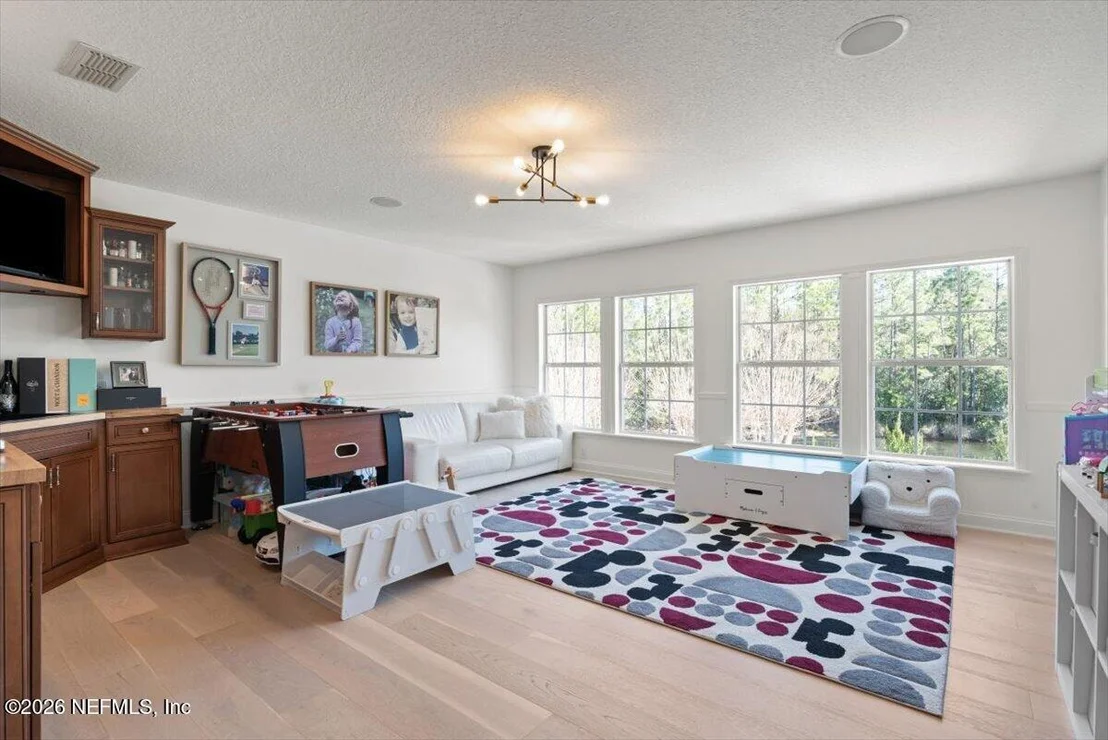 Photo of 844 EAGLE POINT Drive
