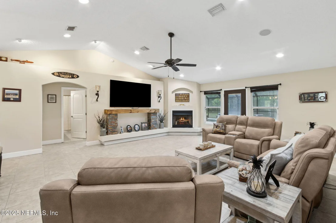 Photo of 11624 CHAPPARELL Road