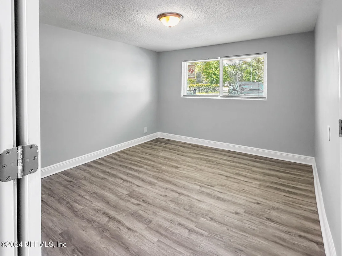 Photo of 5142 MONCRIEF Road