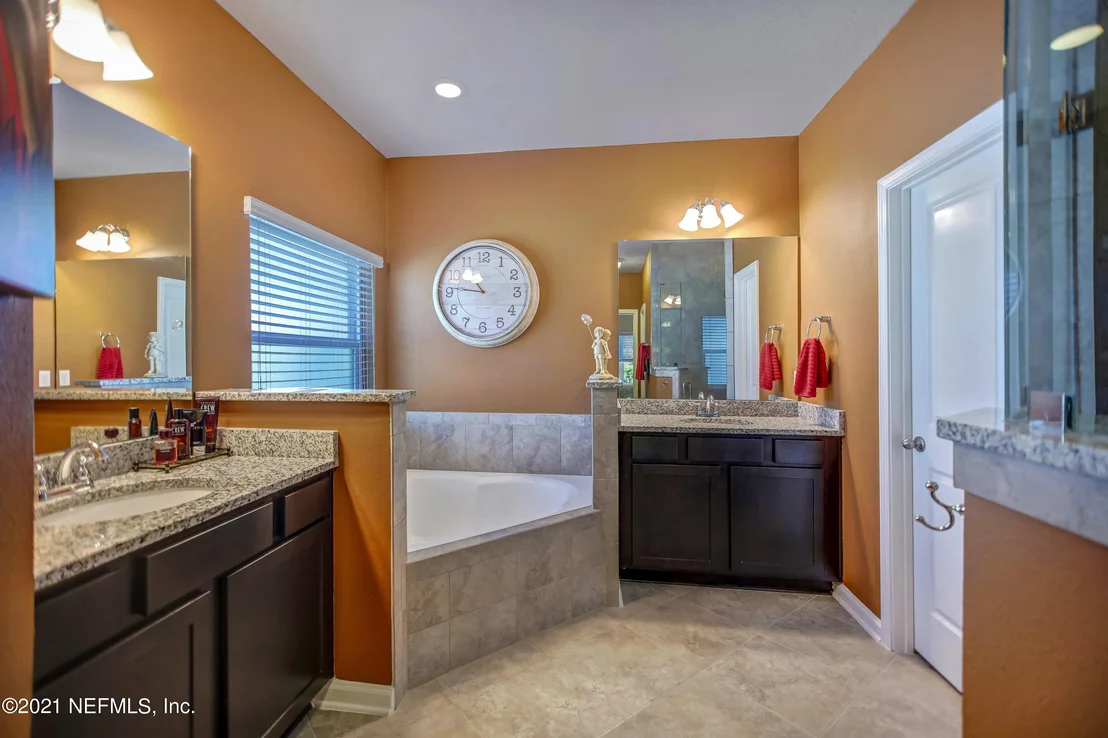 Photo of 19 GREENVIEW Lane
