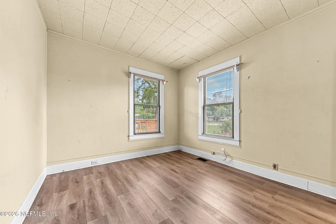 Photo of 2500 COMMUNITY Road