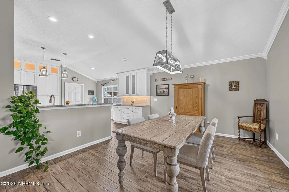 Photo of 12156 CEDAR TRACE Drive N
