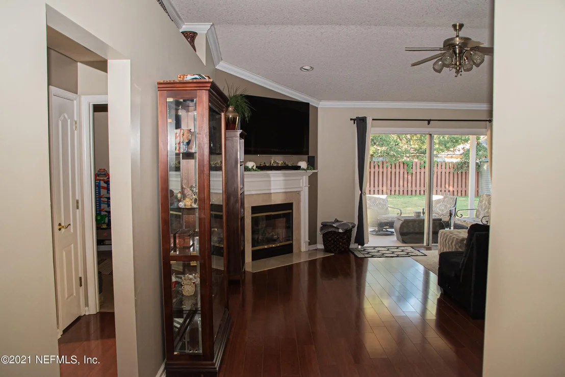 Photo of 71 LAKE RUN Boulevard