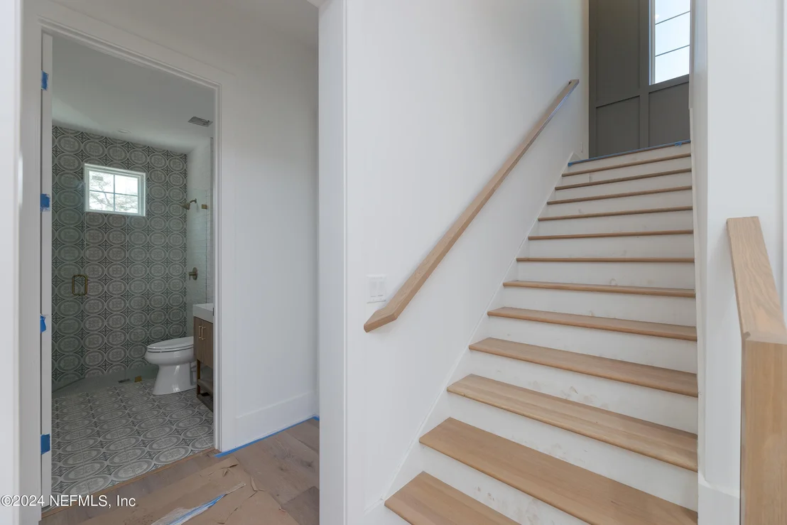 Photo of 372 RIDGEWAY Road