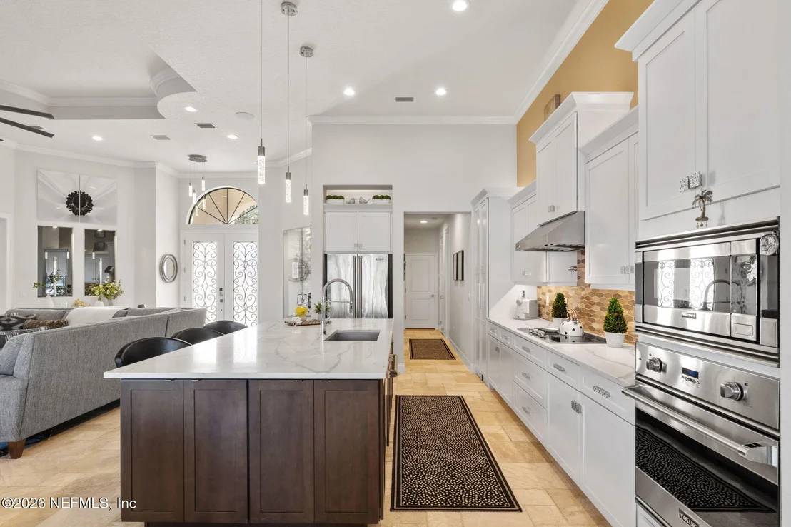 Photo of 213 CONSERVATORY Drive