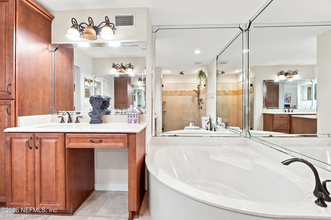 Photo of 1407 RIVERGATE Drive