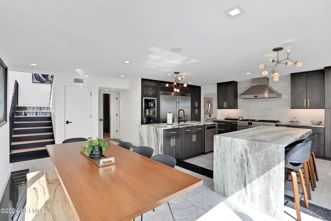 Photo of 3647 WESTOVER Road
