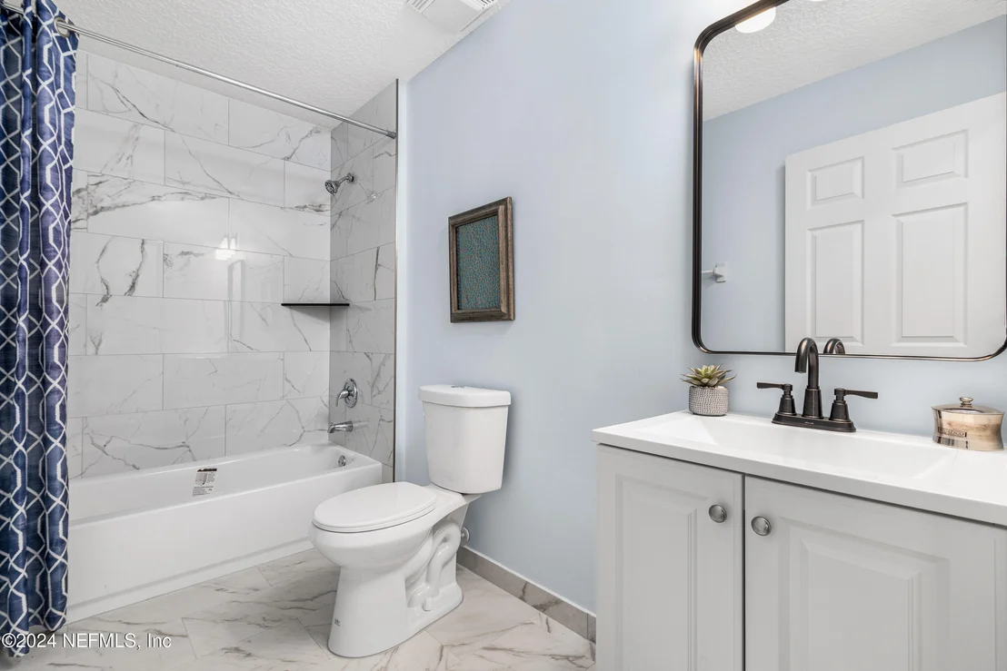 Photo of 498 ARLINGTON Road N