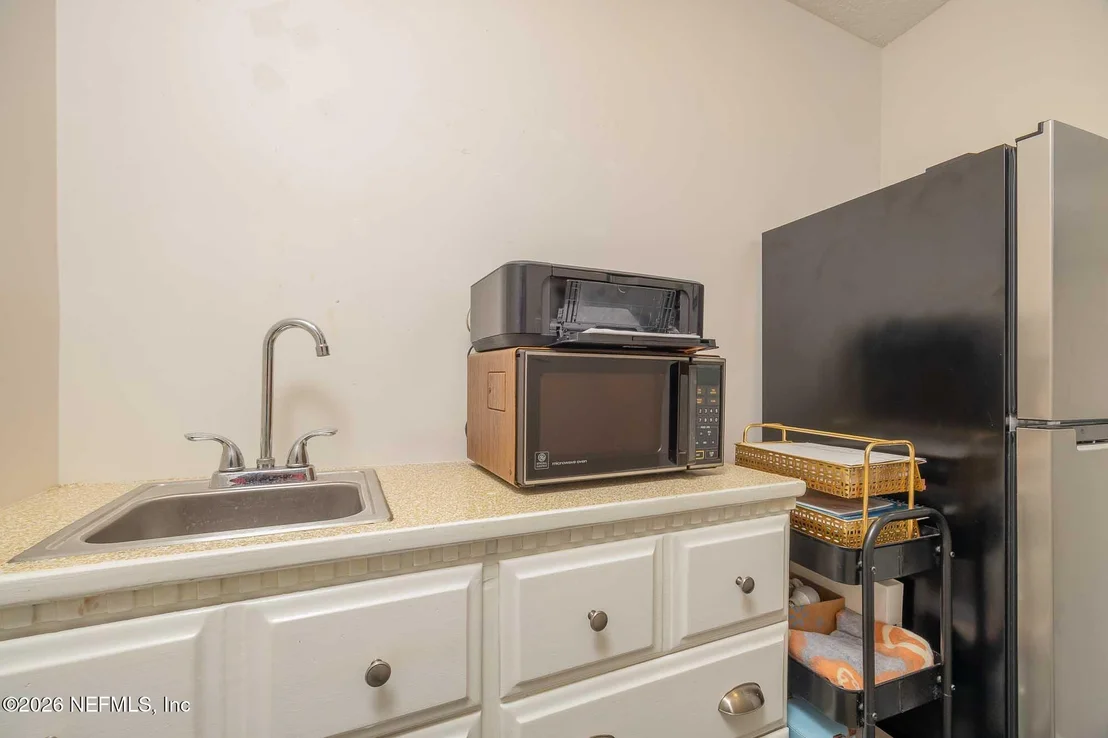 Photo of 6 DOUGLAS Avenue