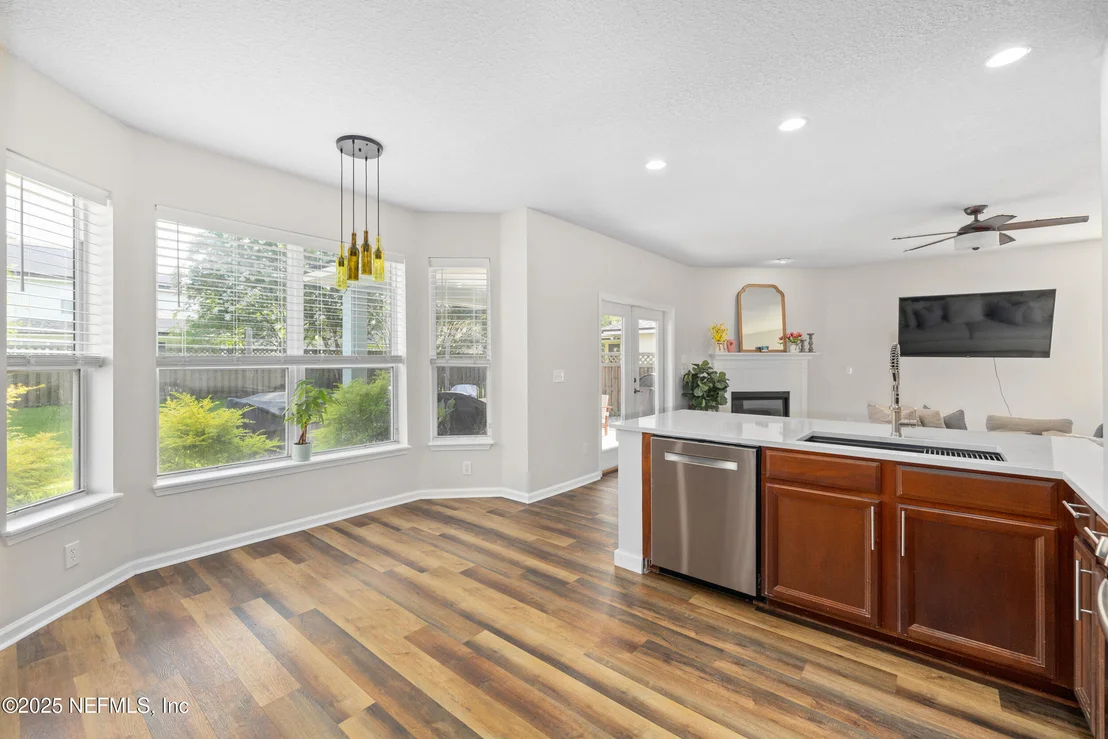 Photo of 708 FLOWERS Street