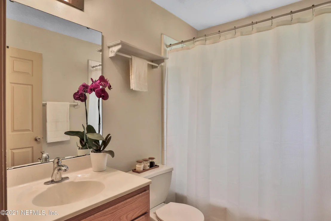 Photo of 3133 VERONICA Avenue
