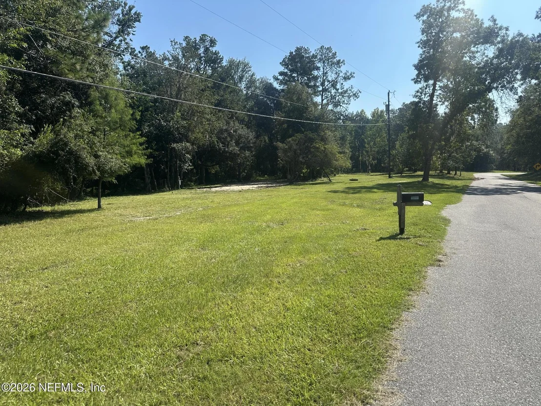 Photo of 1733 HEREFORD Road