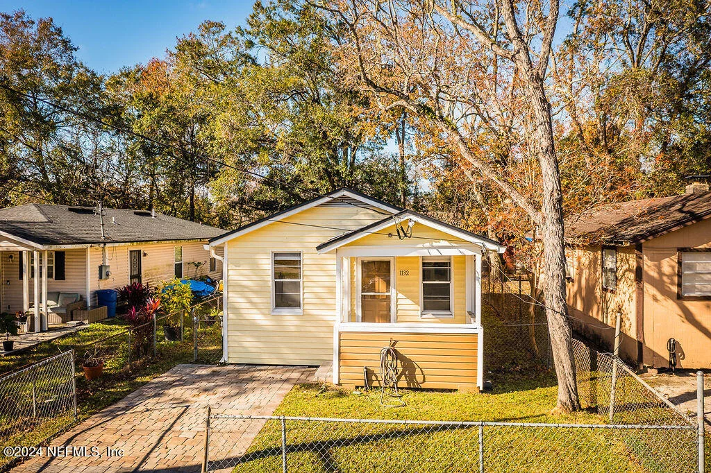 Photo of 1132 DIVISION Street