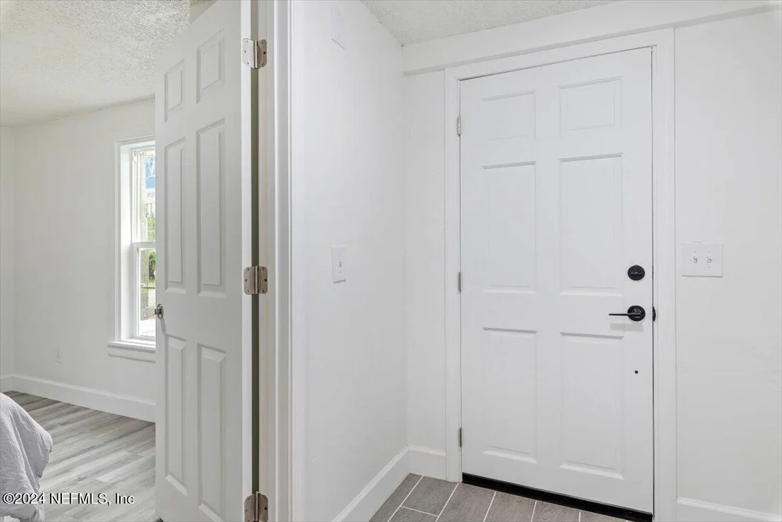 Photo of 4029 EDISON Avenue
