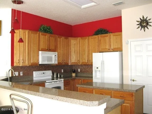Photo of 212 Bobolink Place