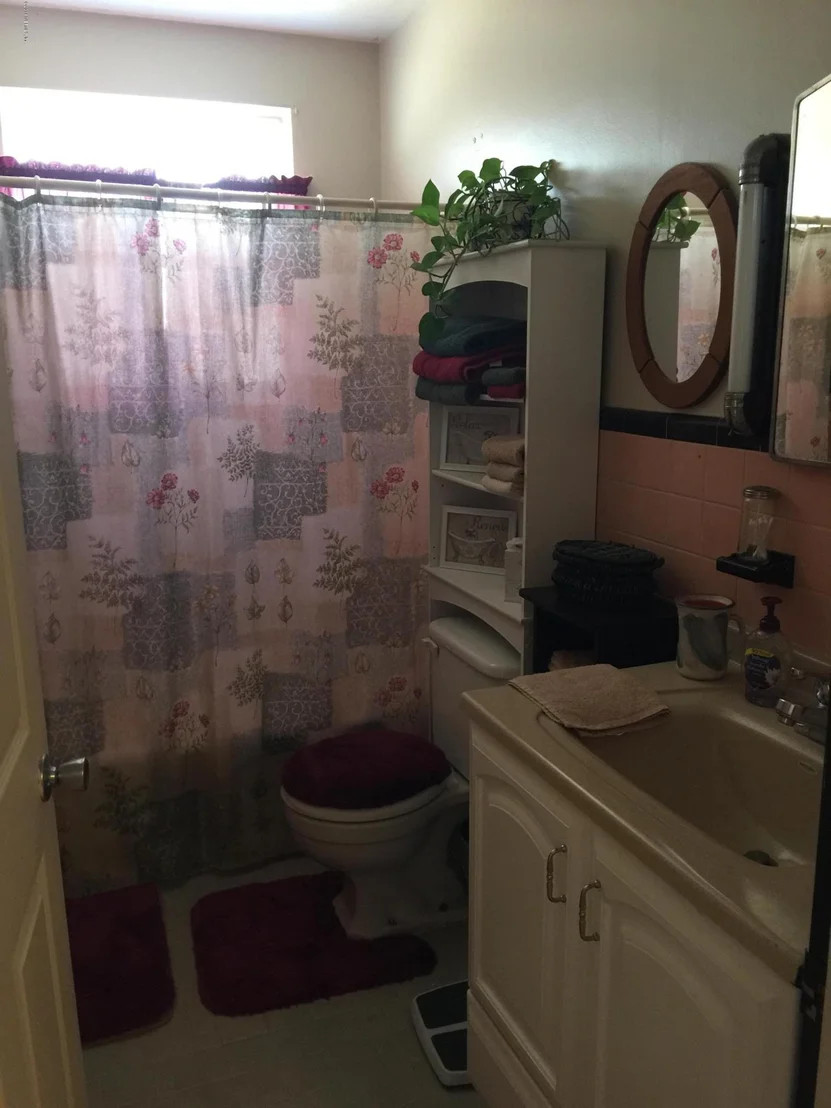 Photo of 428 LOGAN Avenue