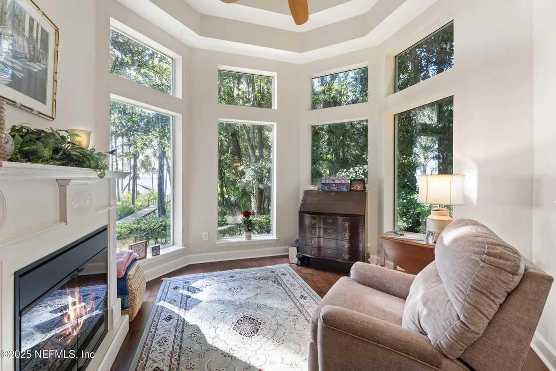 Photo of 686 FREDERIC Drive
