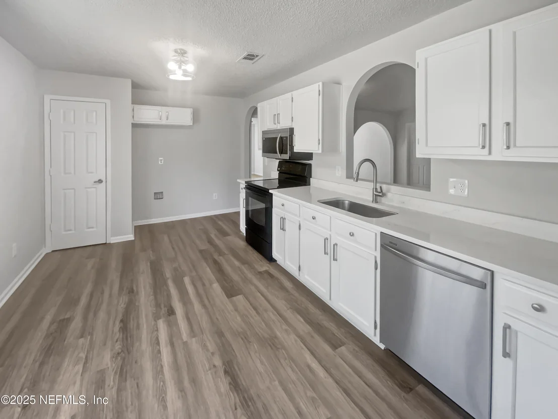 Photo of 5933 COPPER LAKE Drive