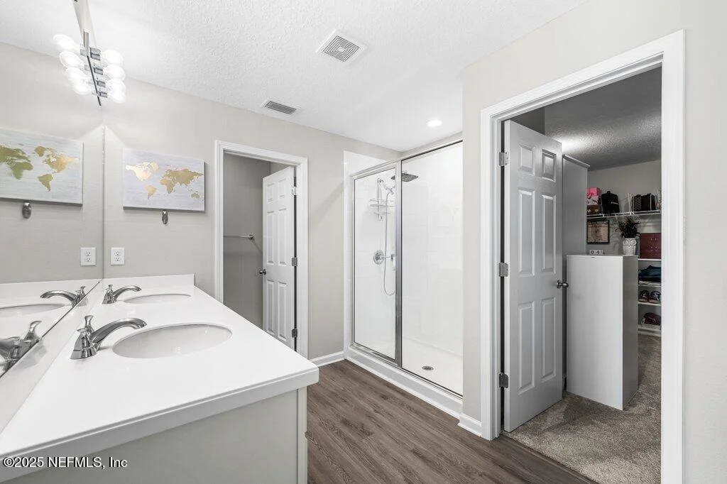 Photo of 1903 AMBERLY Drive