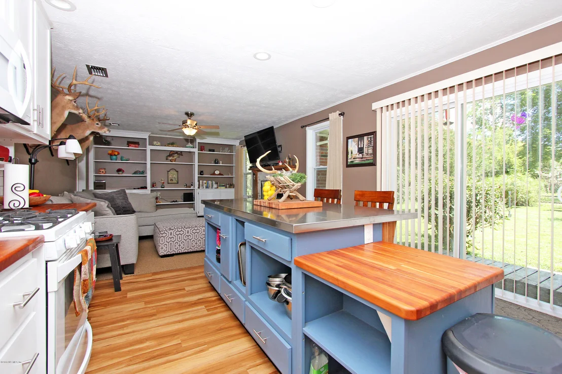 Photo of 4611 MAPLE Street