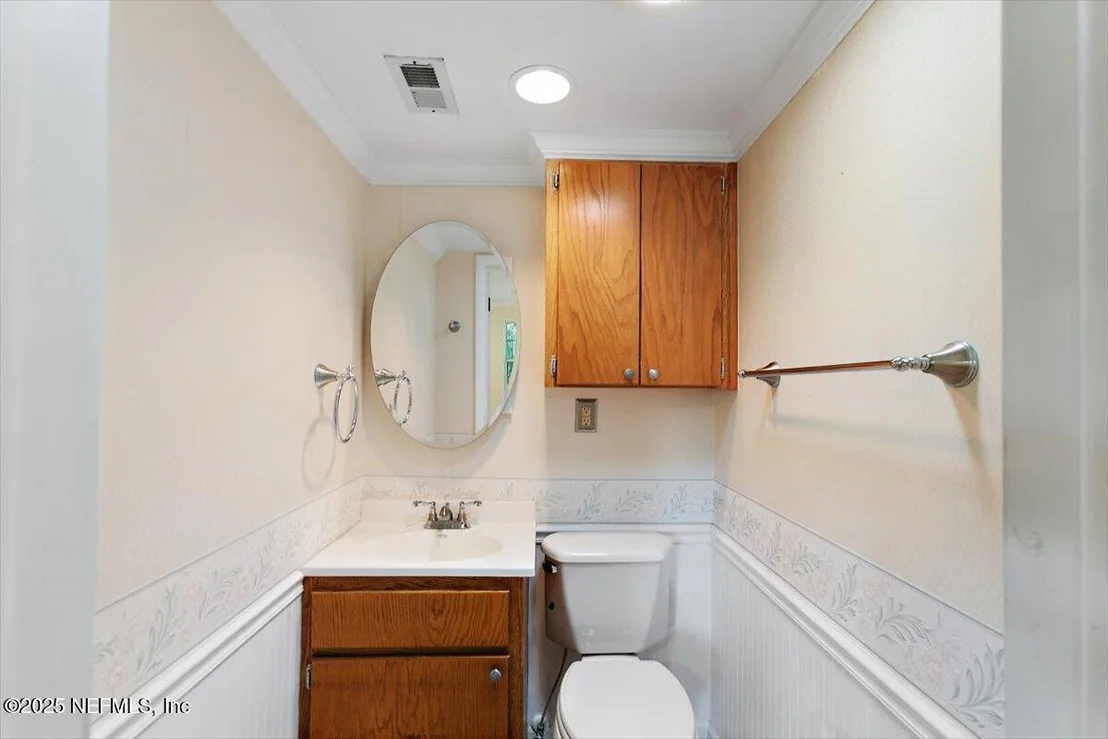 Photo of 5855 DICKSON Road