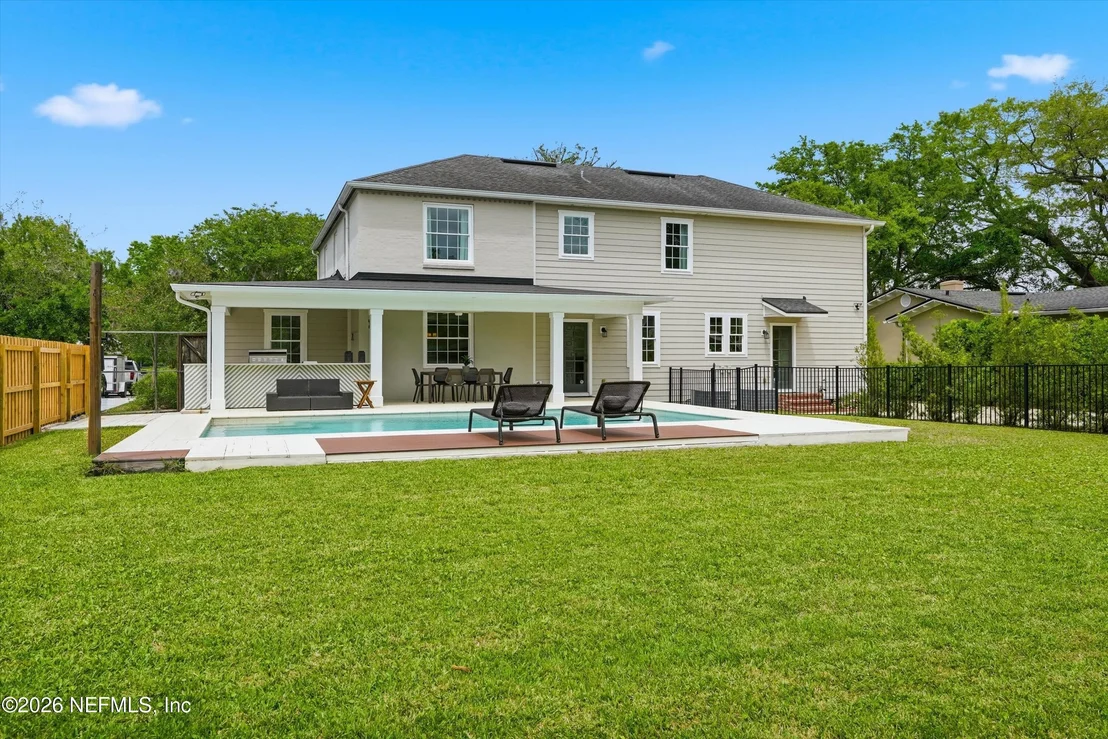 Photo of 1052 HOLLY Lane
