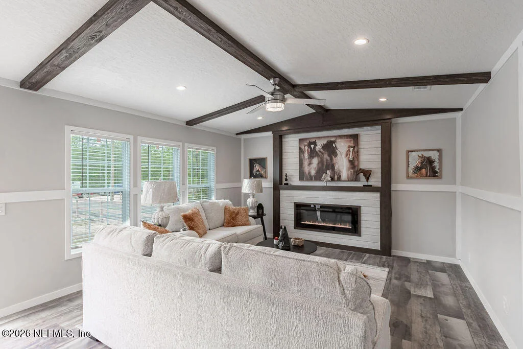 Photo of 230 REDEYE Road