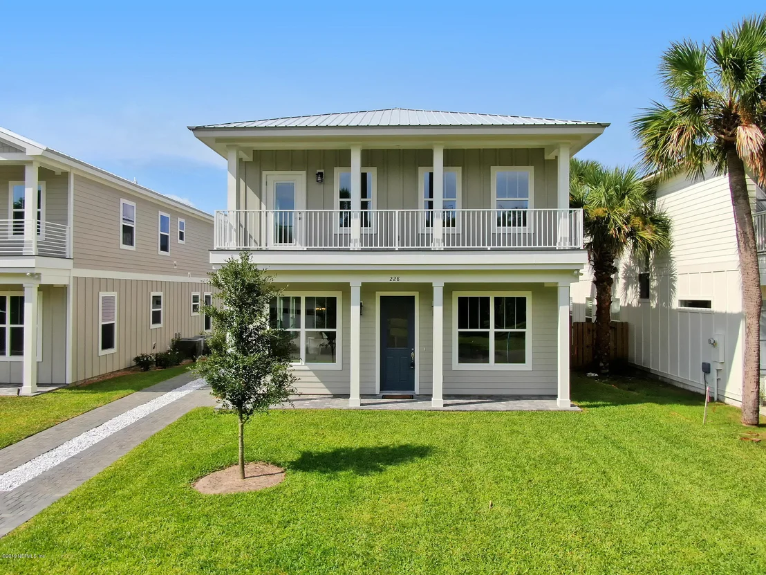 Photo of 228 DAVIS Street