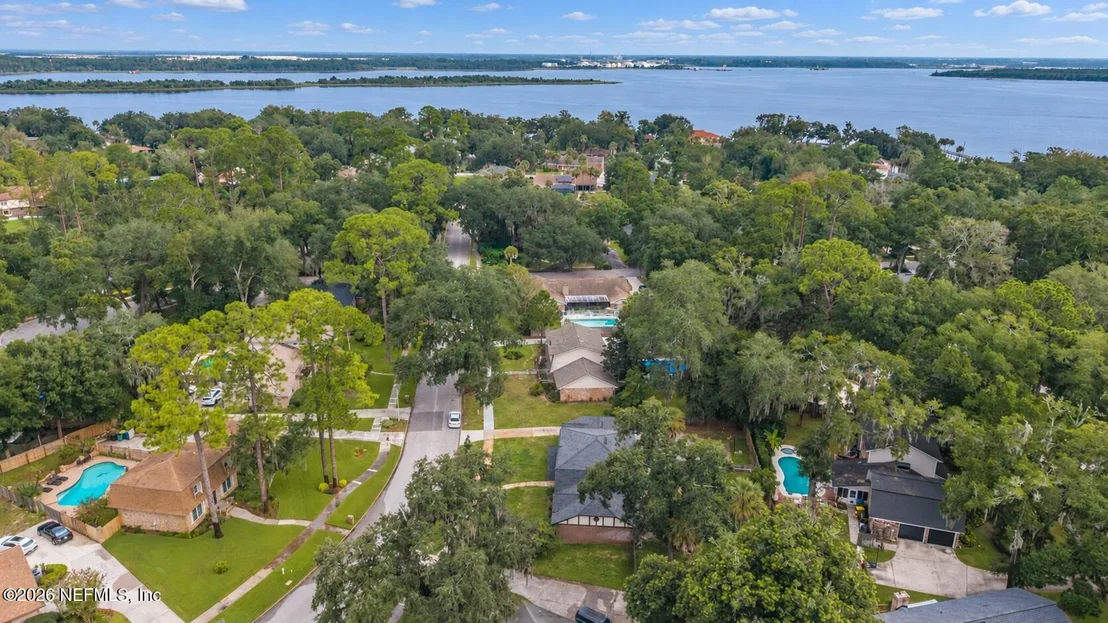 Photo of 4463 RIVER TRAIL Road