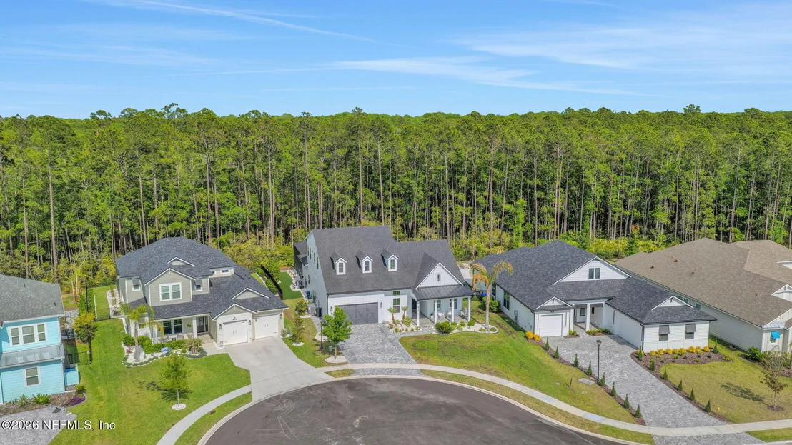 Photo of 446 PALM CREST Drive