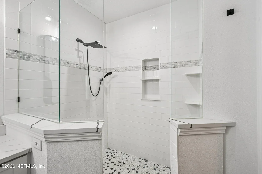 Photo of 5012 LAUREL Street