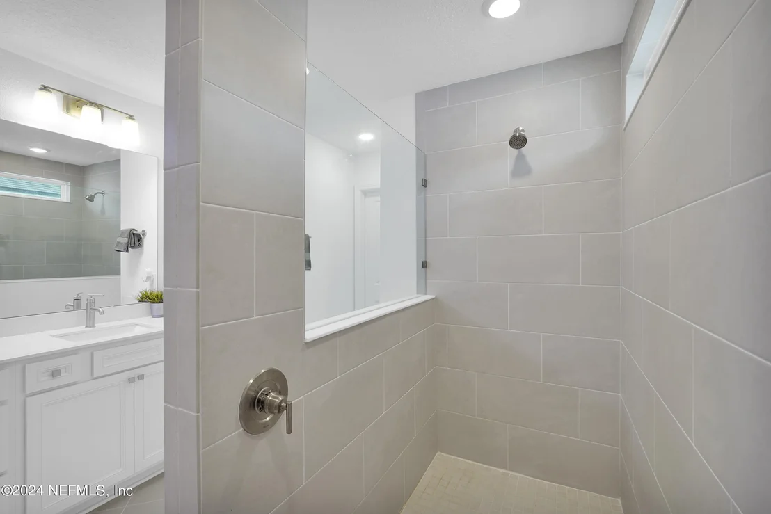 Photo of 70 TORRES Trace