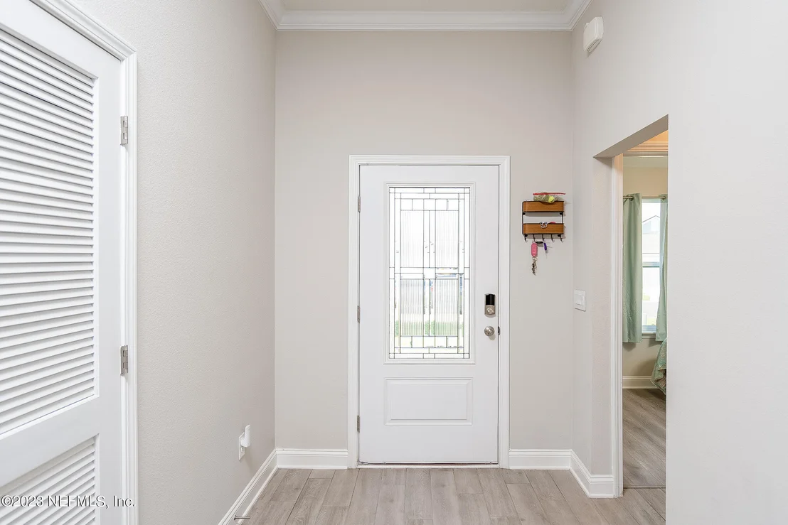 Photo of 161 NARVAREZ Avenue
