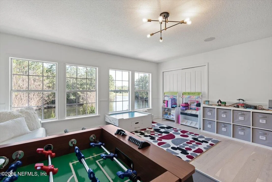 Photo of 844 EAGLE POINT Drive