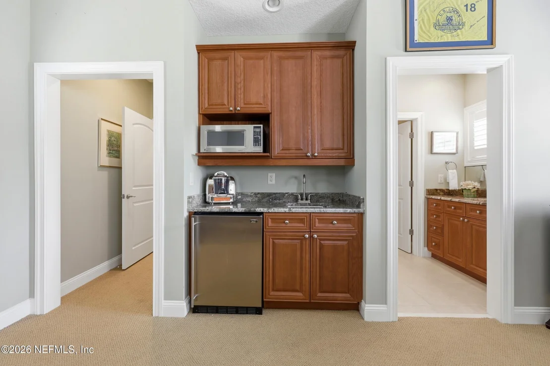 Photo of 286 VALE Drive