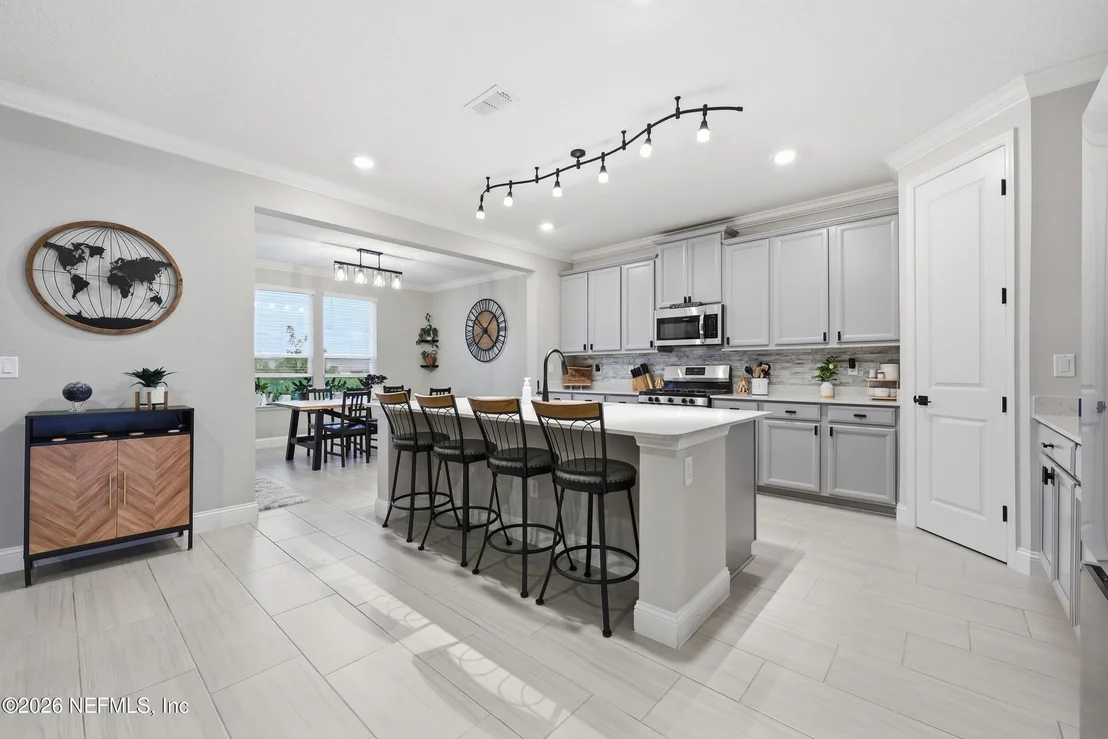 Photo of 392 BRYBAR Drive