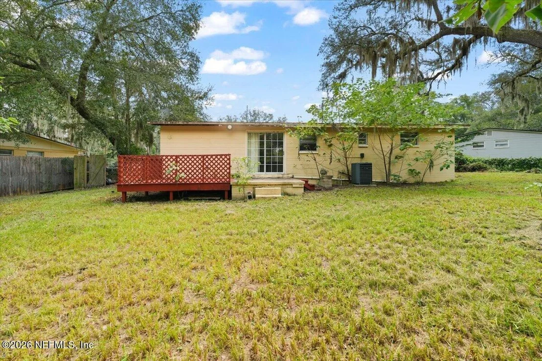 Photo of 201 CANIS Drive W