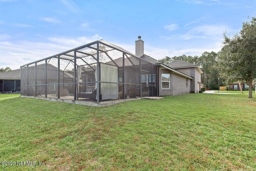 Photo of 10944 LOTHMORE Road