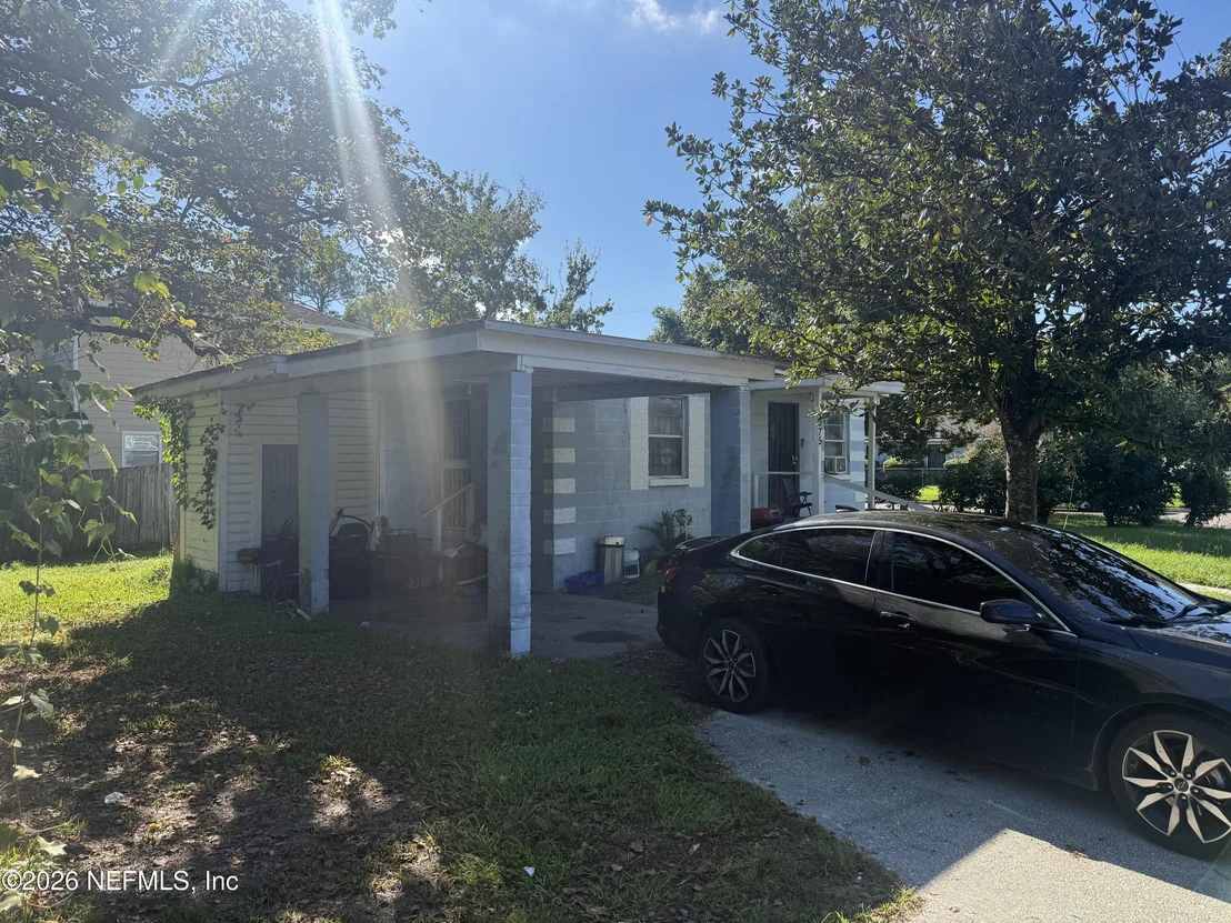 Photo of 4975 PARIS Avenue